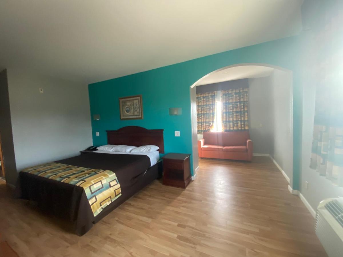 Tropicana Inn And Suites Dallas Buitenkant foto