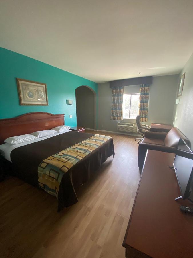 Tropicana Inn And Suites Dallas Buitenkant foto