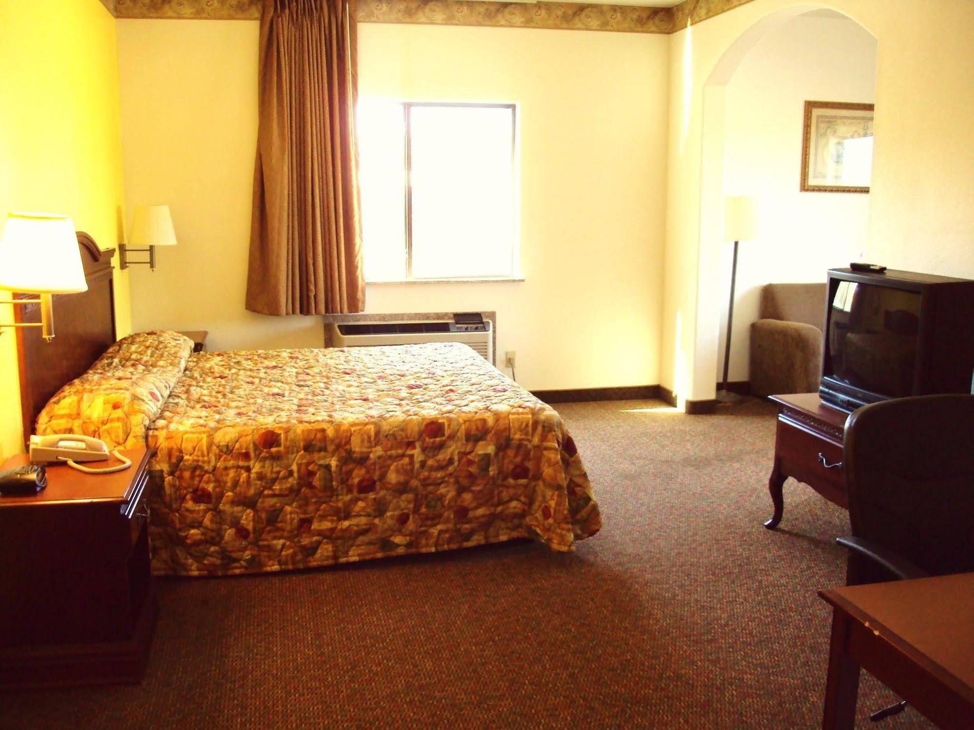 Tropicana Inn And Suites Dallas Buitenkant foto