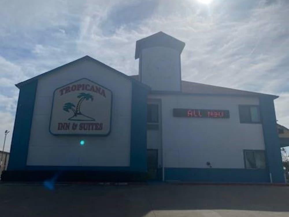 Tropicana Inn And Suites Dallas Buitenkant foto