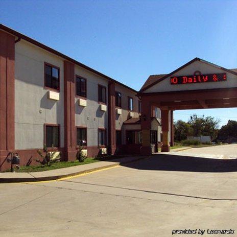 Tropicana Inn And Suites Dallas Buitenkant foto